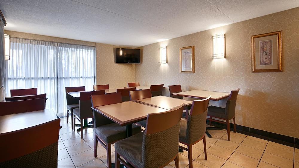 Hotel Western Halton Hills 3*