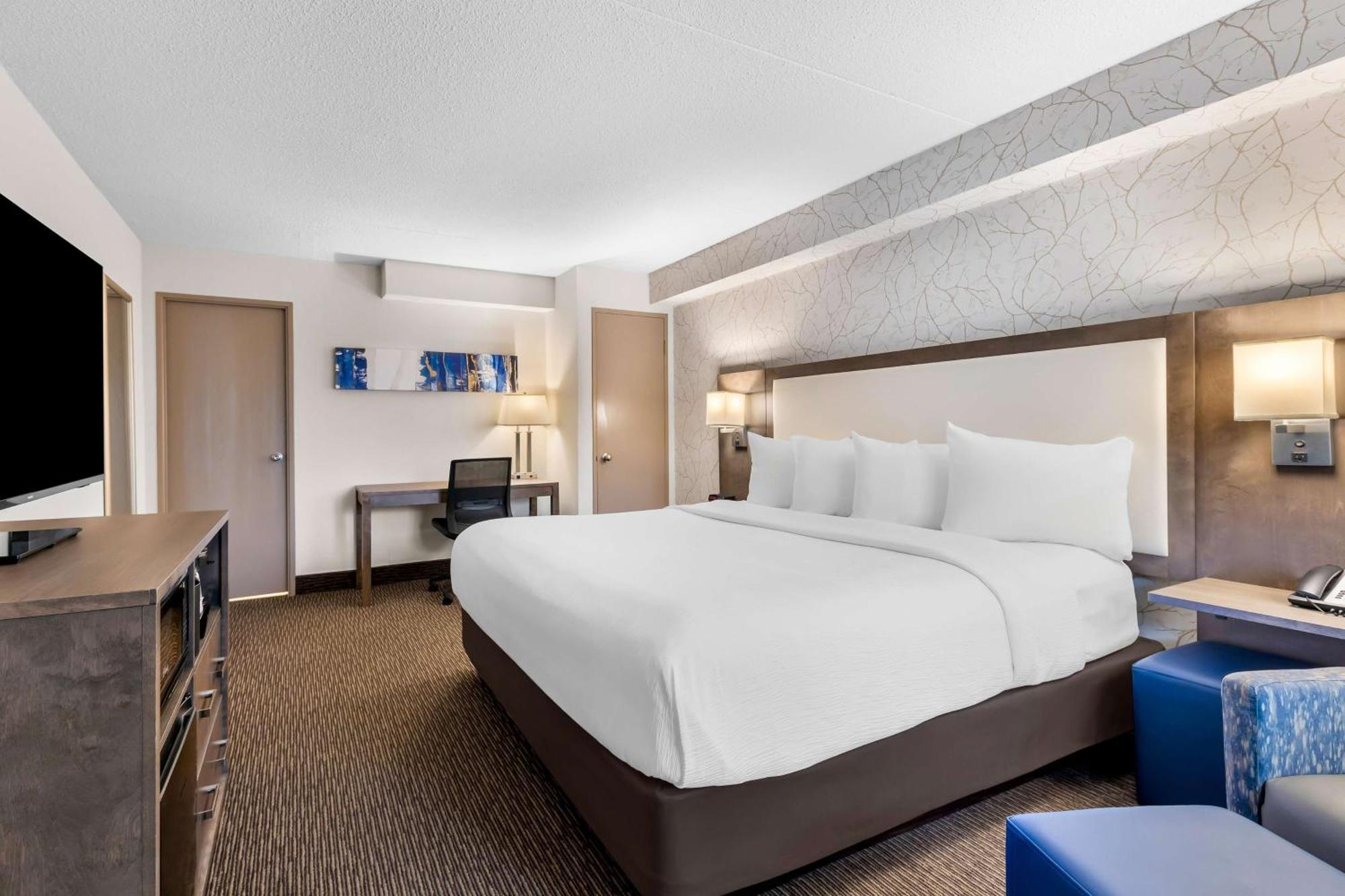Hotel Western Halton Hills