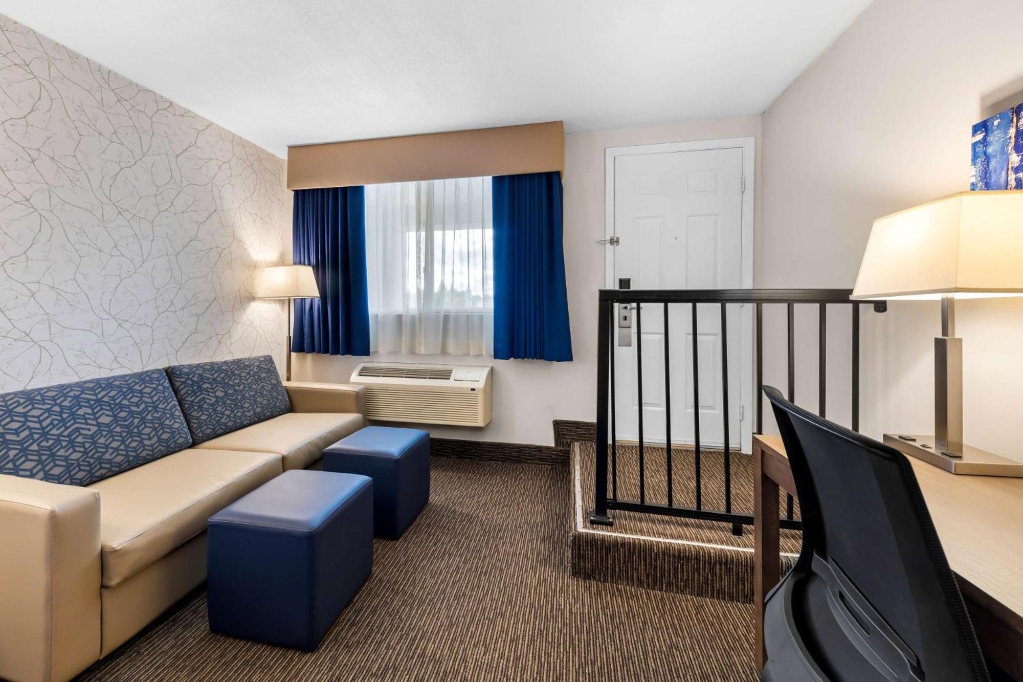 Hotel Western Halton Hills