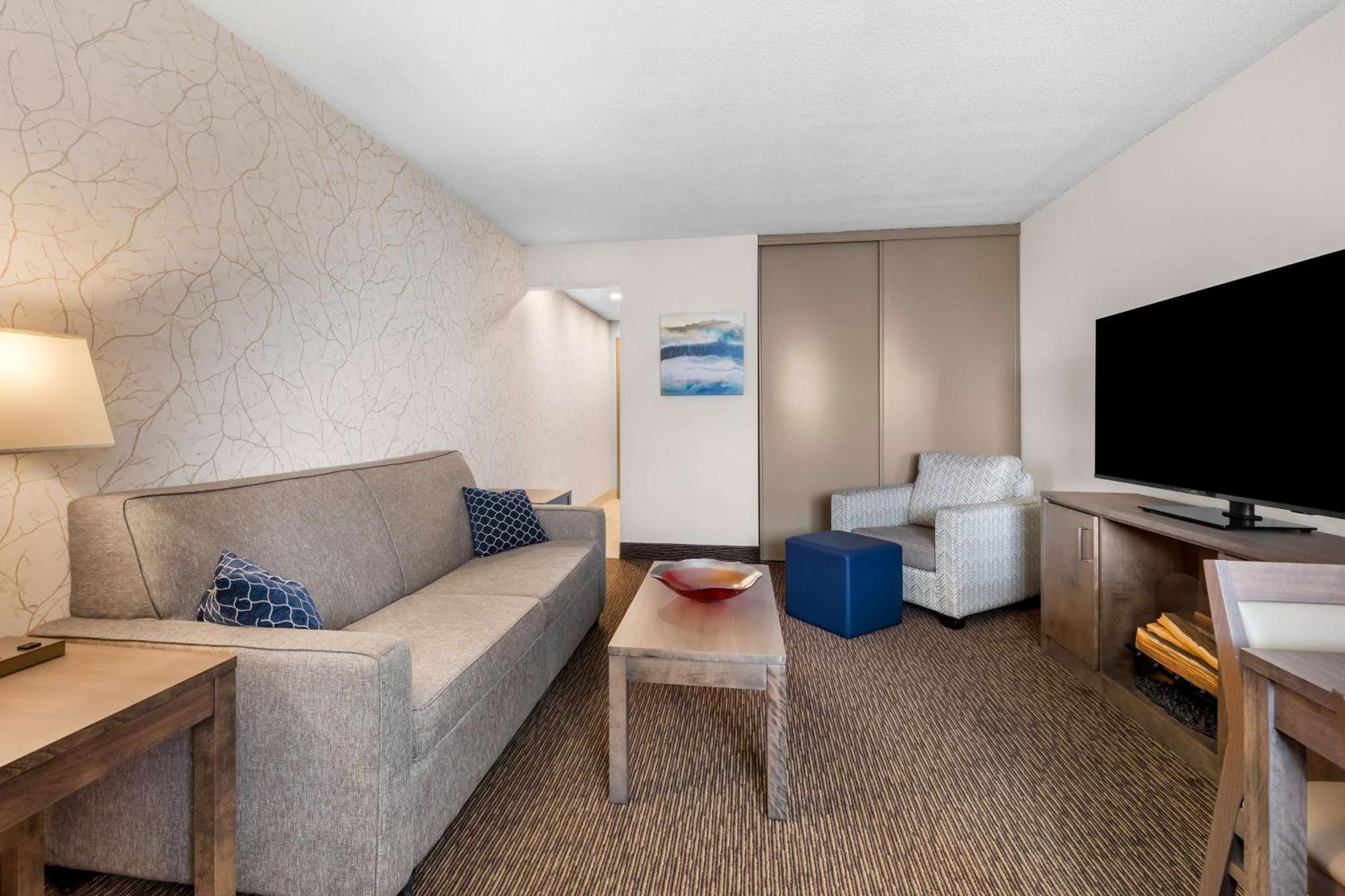 Western Halton Hills Hotel